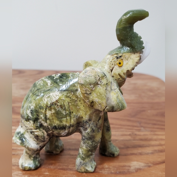 Serpentine Crystal Elephant - Picture 3 of 12